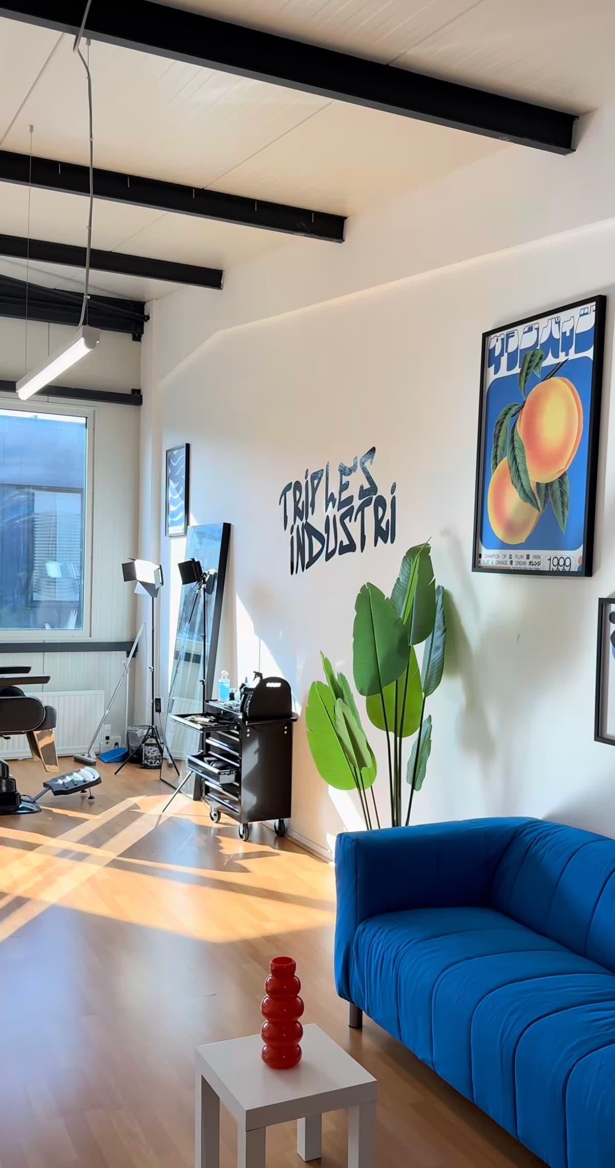 Intérieur du salon Triple's Industri